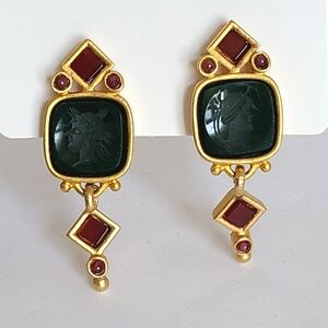 Vintage Leslie Block Designer Gold Tone Enamel Roman Cameo Clip On Drop Earrings